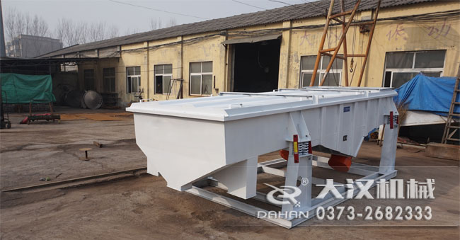 寶珠砂直線振動(dòng)篩分機(jī) 寶珠砂直線振動(dòng)篩分機(jī)